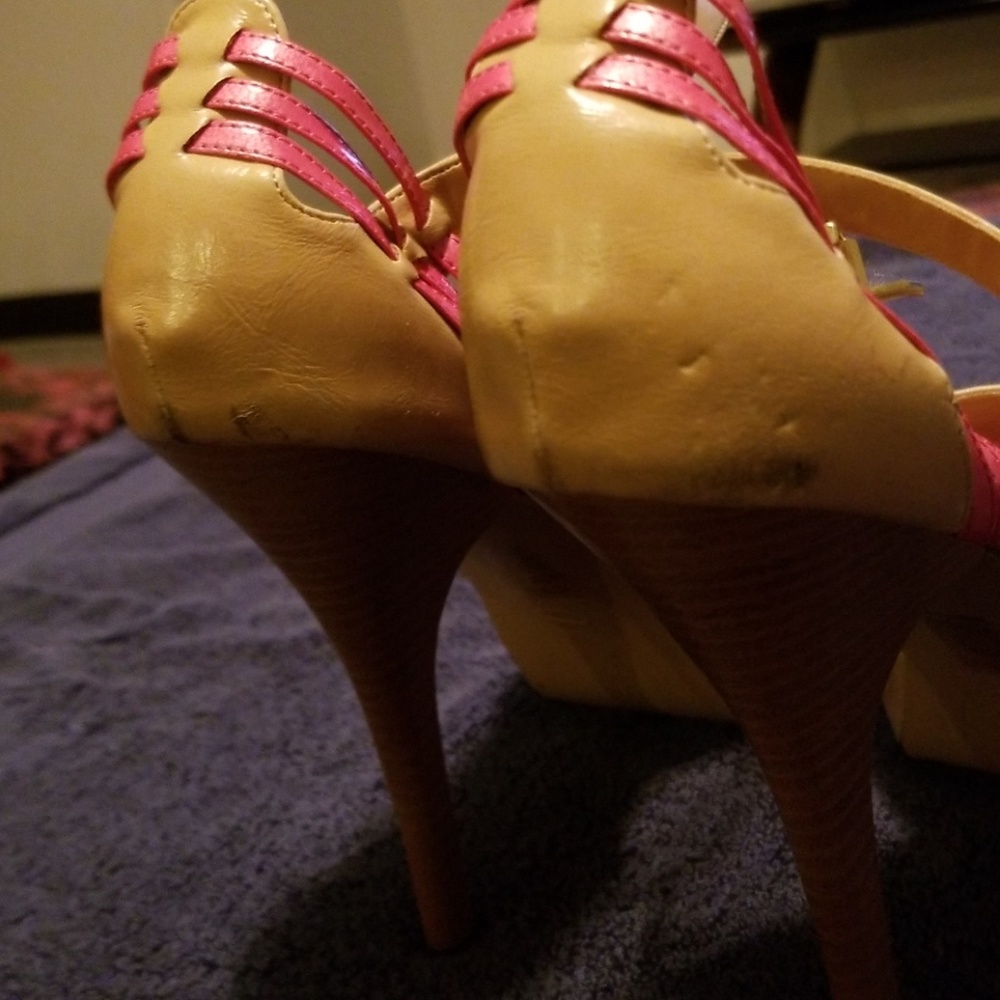 Shoes - Picture 3 of 4